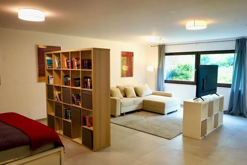 Helle Kellerwohnung Im Gruenen Mit Sauna كولونيا