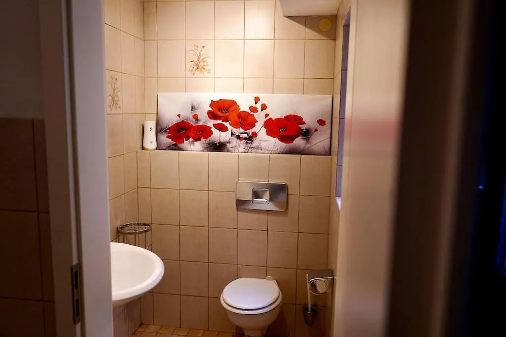 شقة Helle Kellerwohnung Im Gruenen Mit Sauna كولونيا